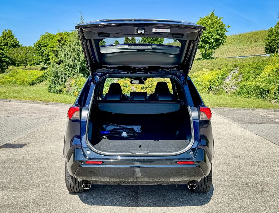 Az érett gyümölcs a legízletesebb – Sukuki Across 2,5l PHEV E-4WD - STYLENEWS - Mobility - Suzuki Across PHEV teszt, Suzuki Across plug-in hybrid teszt, Suzuki Across teszt, 