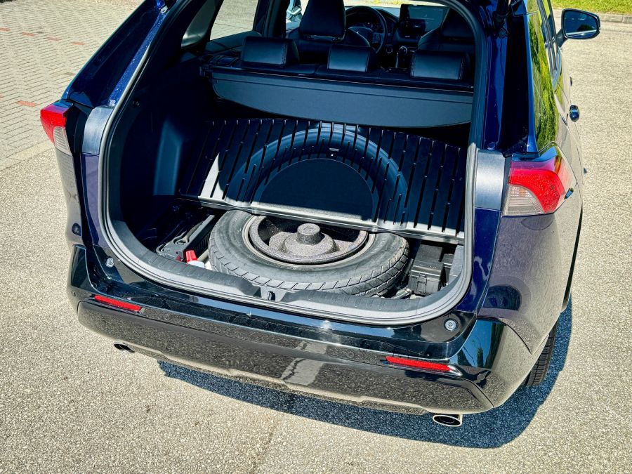 Az érett gyümölcs a legízletesebb – Sukuki Across 2,5l PHEV E-4WD - STYLENEWS - Mobility - Suzuki Across PHEV teszt, Suzuki Across plug-in hybrid teszt, Suzuki Across teszt, 