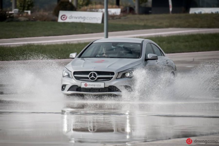 Csapatépítő tréningek a drivingcampen - STYLENEWS - STYLELIFE - autóvezetés, csapatépítés, csapatépítő programok, csapatmunka, drivingcamp, májusi programok, programok, 
