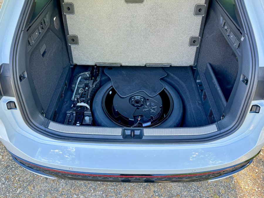 Csak a kombi - Volkswagen Passat 2.0 Tdi R-Line - STYLENEWS - Mobility - 2024 VW Passat 2.0 Tdi R-Line teszt, passat, passat b4, passat b9, VW passat, VW passat teszt, 