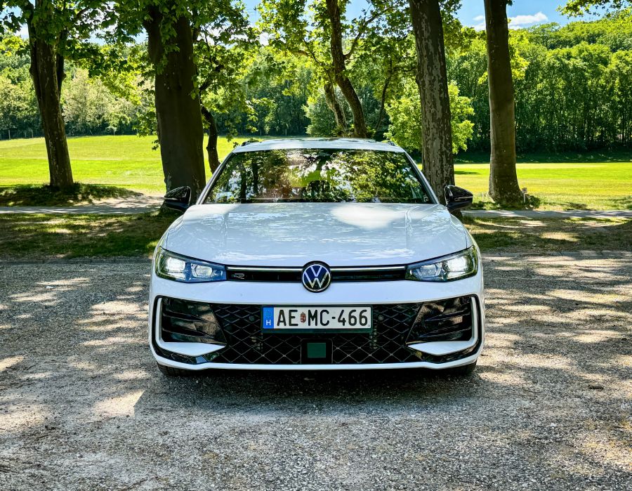 Csak a kombi - Volkswagen Passat 2.0 Tdi R-Line - STYLENEWS - Mobility - 2024 VW Passat 2.0 Tdi R-Line teszt, passat, passat b4, passat b9, VW passat, VW passat teszt, 