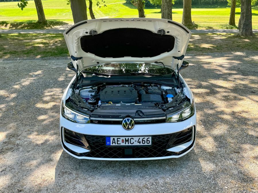 Csak a kombi - Volkswagen Passat 2.0 Tdi R-Line - STYLENEWS - Mobility - 2024 VW Passat 2.0 Tdi R-Line teszt, passat, passat b4, passat b9, VW passat, VW passat teszt, 