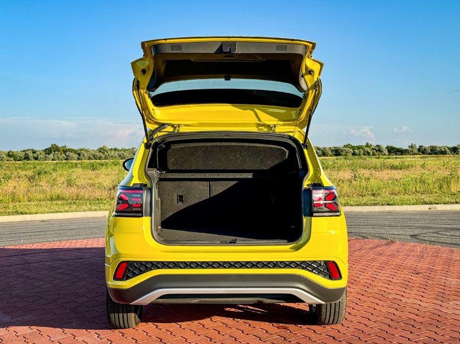 Fiatalos városi vagány – VW T-Cross R-Line 1.5 TSi DSG - STYLENEWS - Mobility - t cross r line teszt, vw t cross teszt, VW T-cross R Line 1.5 TSI teszt, VW tcross teszt, 