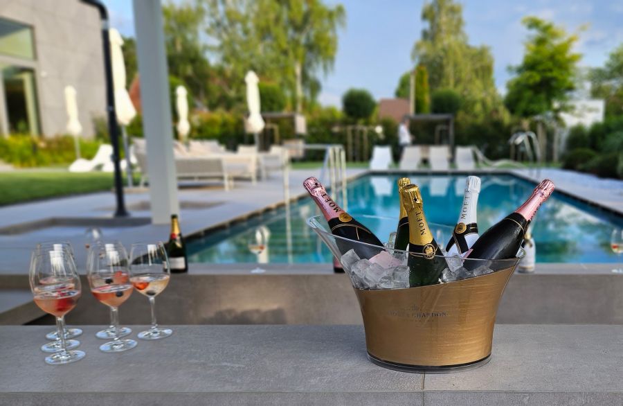 Champagne vacsorával lazított a Miss World Hungary 15 gyönyörű döntőse - DIVAT&STÍLUS - STYLENEWS - Miss Fashion Miss Sport Miss Talent Miss Natural Beauty, Miss World Hungary, szépség, 