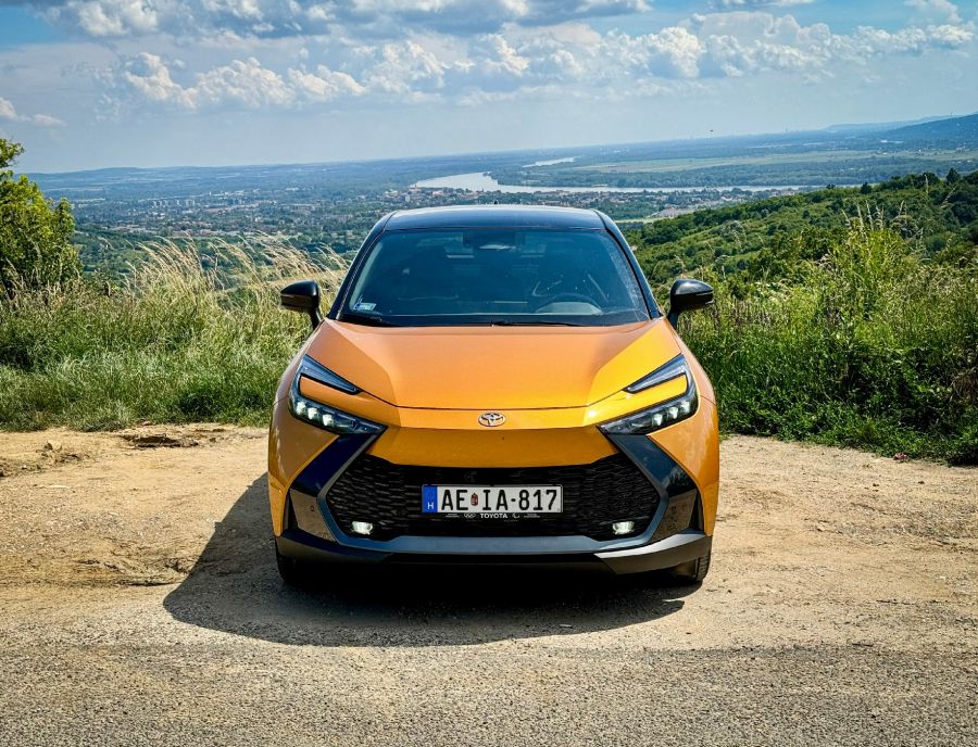 Bevált recept remek köntösben - Toyota C-HR 2.0 Hybrid 197 LE AWD e-CVT - STYLENEWS - Mobility - 2024 Toyota C-hr 2.0 hybrid teszt, 2024 Toyota C-hr AWD teszt, c-hr 2024, c-hr teszt, c-hr toyota, 