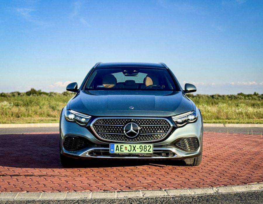 Az egyetlen Mercedes, amelyik piszkosan is menő - Mercedes-Benz E300de 4Matic All-Terrain - STYLENEWS - Mobility - 2024 mercedes e All terrain teszt, 2024 mercedes-benz e300de All-terrain teszt, e300 mercedes 2024, e300de, e300de kombi, e300de mercedes, e300de mercedes teszt, 