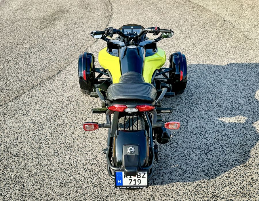 Hórobogózás aszfalton – Can Am Spider F3 - STYLENEWS - Mobility - can am spider  teszt, can am spider f3, can am spider f3 teszt, canam 2024, 