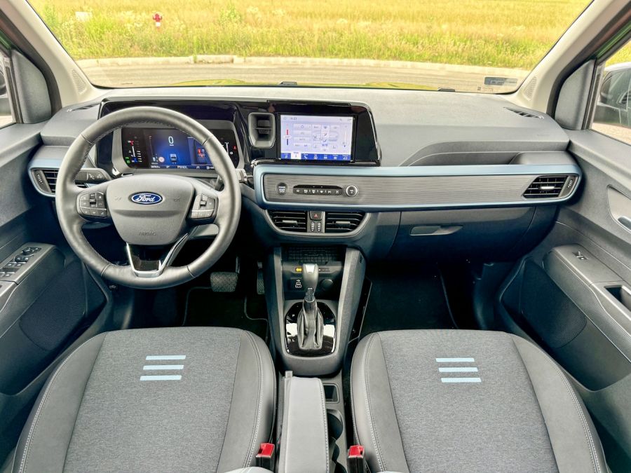 Jó koncepció lehetne – Ford Tourneo Courier Active - STYLENEWS - Mobility - 2024 ford tourneo courier active tes, ford touneo courier teszt, touneo courier active teszt, tourneo courier, 
