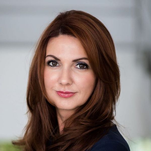 Kávézzunk együtt  - Egy női karrier és a belső hit ereje - KERESD A NŐT  - STYLENEWS - Fűri Brigitta, indra, interjú Kovács Ágnessel, karrier tanácsadás, Kovács Ágnes, Női karrier, 