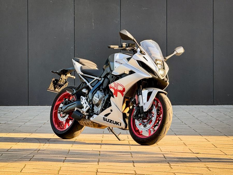 Sportköntös – Suzuki GSX-8R - STYLENEWS - Mobility - 2024 suzuki gsx-8r, gsx 8r, gsx-8r teszt, suzuki gsx-8r teszt, 