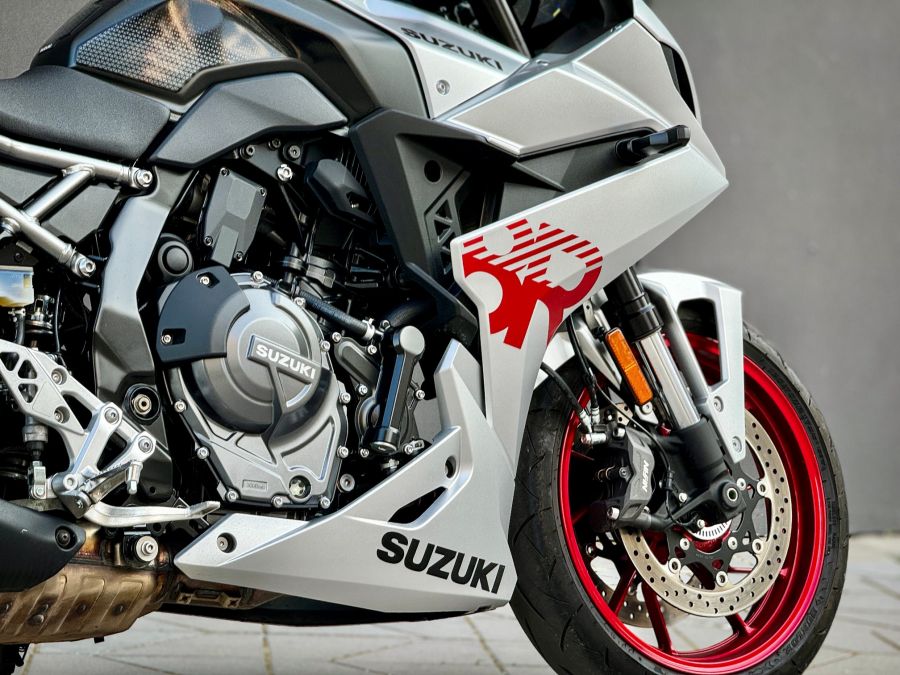 Sportköntös – Suzuki GSX-8R - STYLENEWS - Mobility - 2024 suzuki gsx-8r, gsx 8r, gsx-8r teszt, suzuki gsx-8r teszt, 