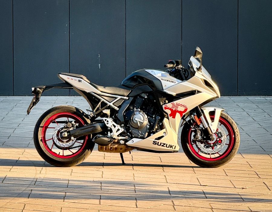 Sportköntös – Suzuki GSX-8R - STYLENEWS - Mobility - 2024 suzuki gsx-8r, gsx 8r, gsx-8r teszt, suzuki gsx-8r teszt, 