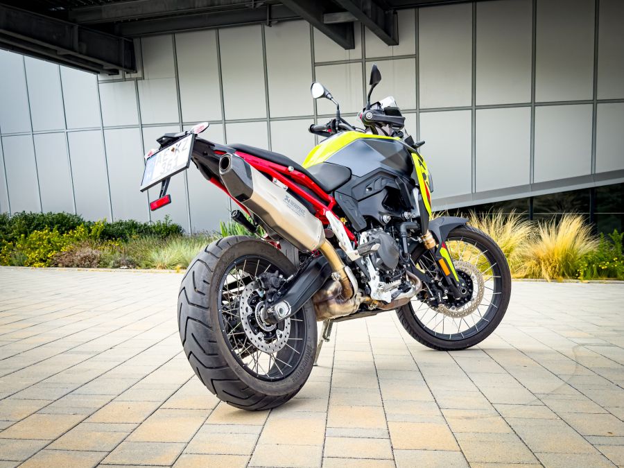Nem állva szeretünk bele – BMW F 900 GS - STYLENEWS - Mobility - 