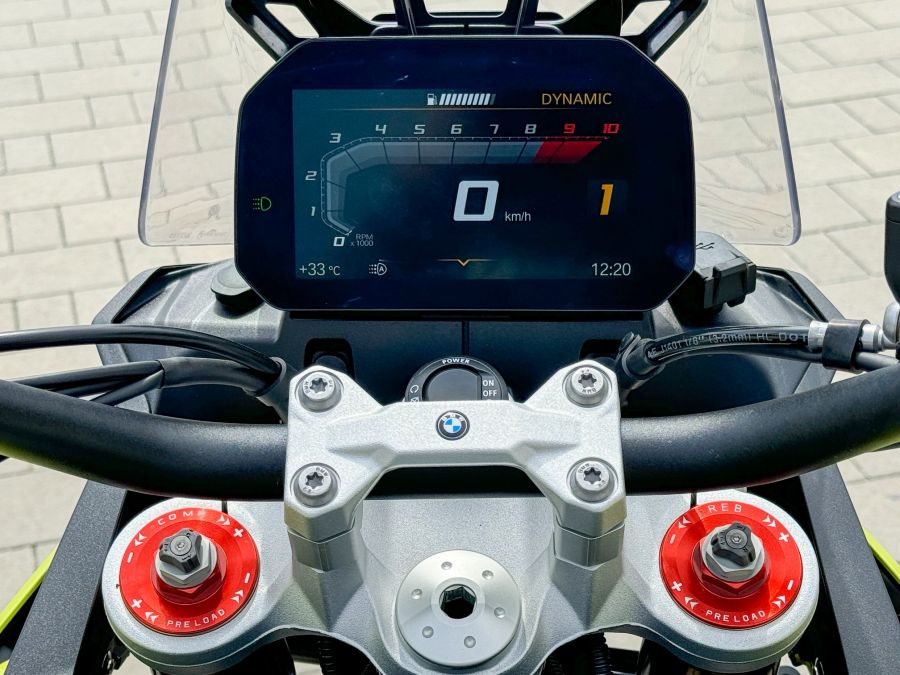 Nem állva szeretünk bele – BMW F 900 GS - STYLENEWS - Mobility - 