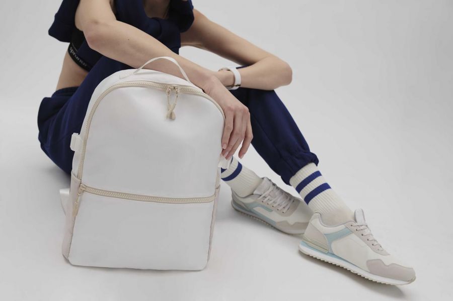 Az ősz legfontosabb trendjei: ezek a sneaker modellek lesznek a szezon legdivatosabbjai - DIVAT&STÍLUS - Hírek  - női sneaker, sneaker, 