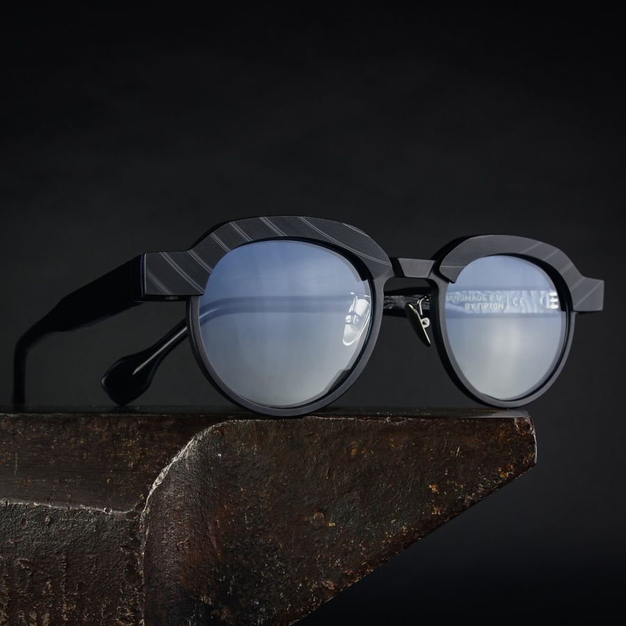A Tipton legújabb limitált kollekciója Heavy Metal névre hallgat - DIVAT&STÍLUS - Hírek  - szemüveg, Tipton, Tipton Eyeworks, 