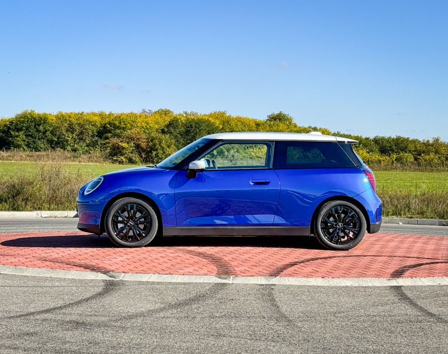 Az elektromos kicsi – Mini Cooper SE - STYLENEWS - Mobility - 2024 Mini Cooper SE teszt, 2024 Mini elektromos, Mini Cooper elektromos teszt, Mini Cooper SE teszt, 