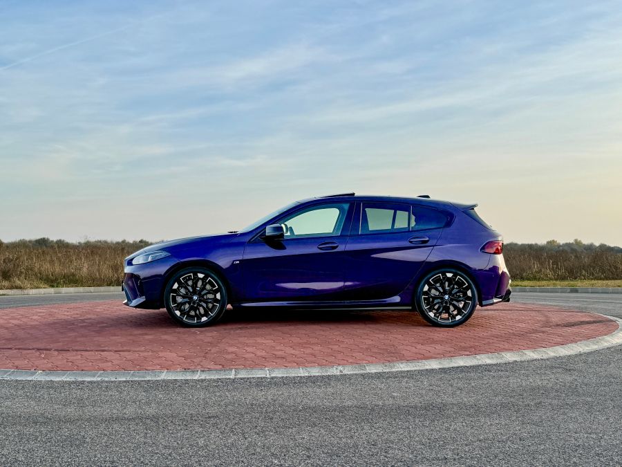 Formálódó jövő – BMW M135 xDrive - STYLENEWS - Mobility - 2024 BMW M135 teszt, BMW M1 teszt, BMW M135 teszt, BMW M135 xDrive teszt, 