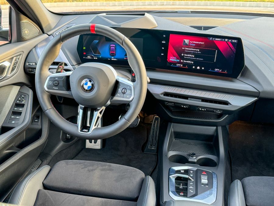 Formálódó jövő – BMW M135 xDrive - STYLENEWS - Mobility - 2024 BMW M135 teszt, BMW M1 teszt, BMW M135 teszt, BMW M135 xDrive teszt, 