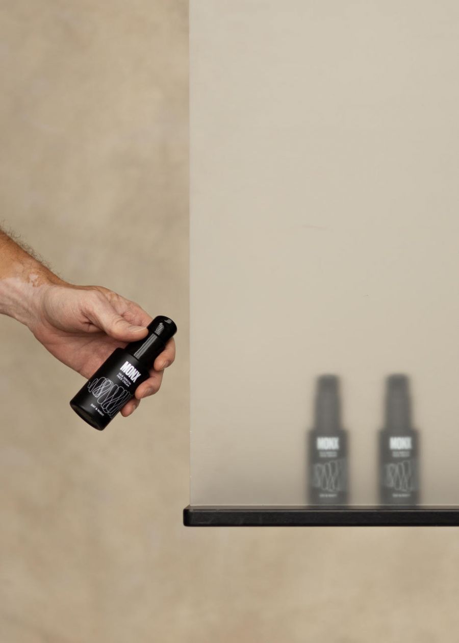 A Selyem titka – Hagyomány, Innováció és Karácsonyi Ajándék, amely Rád vár - DIVAT&STÍLUS - SZÉPSÉG - ajándék karácsonyra, arckrém, black friday, black friday 2024, férfi arckrém, férfi bőrápolás, férfiaknak ajándék, selyemkrém, 