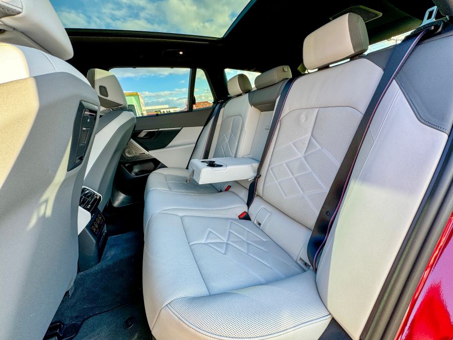 Az i-re a pont – BMW i5 M60 xDrive Touring - STYLENEWS - Mobility - 2024 BMW i5 teszt, BMW i5, BMW i5 kombi teszt, BMW i5 M60 Touring teszt, 