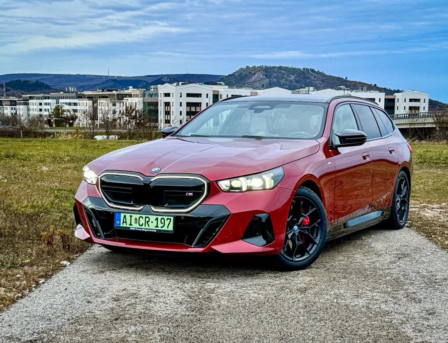 Az i-re a pont – BMW i5 M60 xDrive Touring - STYLENEWS - Mobility - 2024 BMW i5 teszt, BMW i5, BMW i5 kombi teszt, BMW i5 M60 Touring teszt, 