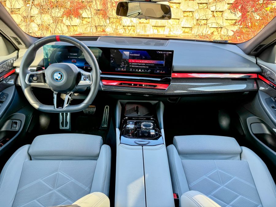 Az i-re a pont – BMW i5 M60 xDrive Touring - STYLENEWS - Mobility - 2024 BMW i5 teszt, BMW i5, BMW i5 kombi teszt, BMW i5 M60 Touring teszt, 