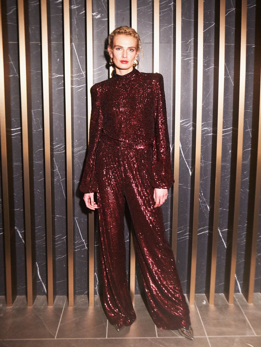 Hogyan ragyogjunk elegánsan az ünnepek alatt? Tóth Bori divattervező tanácsai a flitteres ruhákhoz - DIVAT&STÍLUS - STYLENEWS - flitteres ruha, karácsony, tóth bori, tökéletes flitteres szett, 