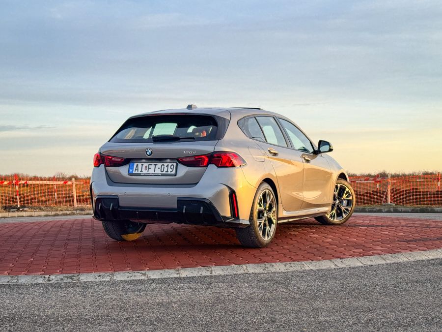 A tökéletes egyensúly teljesítmény és hatékonyság között?  -  BMW 120d - Mobility -  - bmw, bmw 120d teszt, bmw120, bmw120d, bmw120dteszt, 