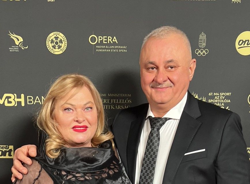 Kézműves művészeti alkotásokkal ismerték el az Év Sportolóit - STYLENEWS - Aktuális - Csisztu Zsuzsa, Év Sportolója Gála, Papp Erzsébet, Papp János, ZEMA, 