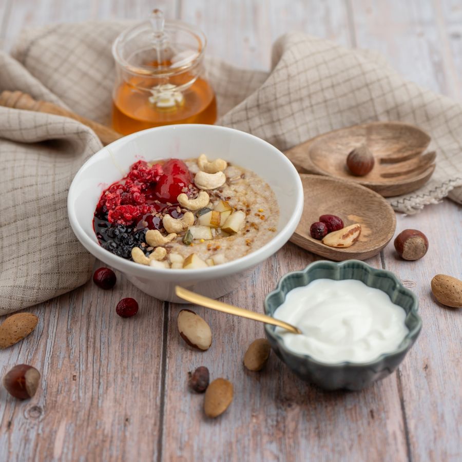 INDÍTSUK JÓL A NAPOT: ÍGY SEGÍTHETI A REGGELI AZ EMÉSZTÉSÜNKET - STYLELIFE - Egészség - dannon, egészséges reggeli, emésztést segítő, reggeli, 