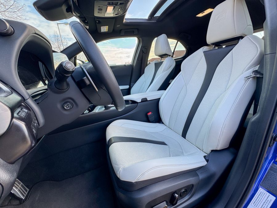 Már nem a legkisebb  -  Lexus UX 300h F Sport - Mobility -  - lexus, lexus ux, lexus ux 300, lexus ux 300h, 