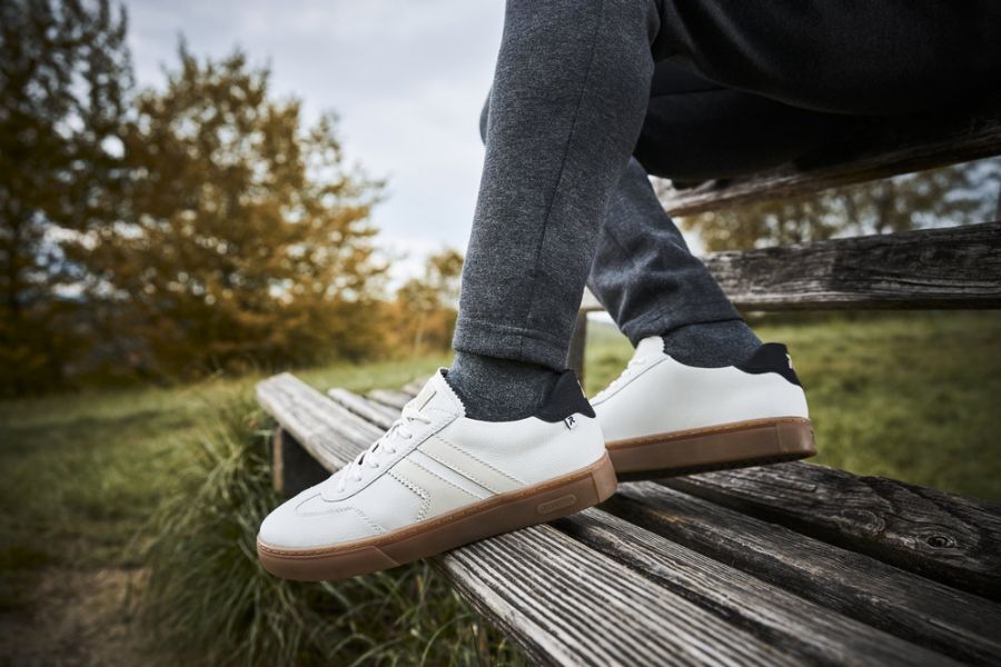 Milyen lábbelikre lesz szüksége egy férfinak 2025-ben? - DIVAT&STÍLUS -  - férfi cipő, férfi papucs, férfi szandál, 