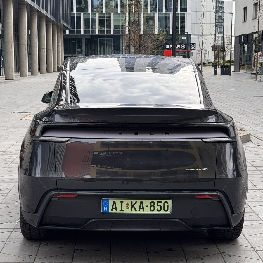 A kód neve boróka – Tesla Model Y 2025 (Juniper) - STYLENEWS - Mobility - 