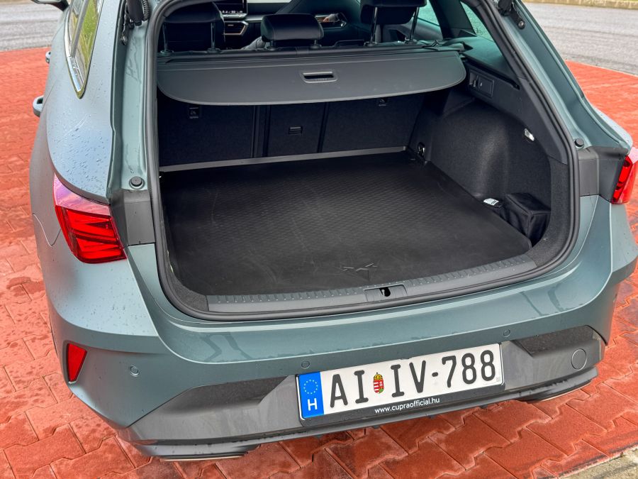 Sportos Dinamika Fenntartható Megoldásokkal - Cupra Leon Kombi VZ 1.5 TSI DSG pHEV - Mobility -  - Cupra, cupra leon, cupra leon kombi vz, cupra leon phev, cupra leon phev teszt, 