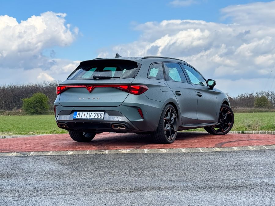 Sportos Dinamika Fenntartható Megoldásokkal - Cupra Leon Kombi VZ 1.5 TSI DSG pHEV - Mobility -  - Cupra, cupra leon, cupra leon kombi vz, cupra leon phev, cupra leon phev teszt, 