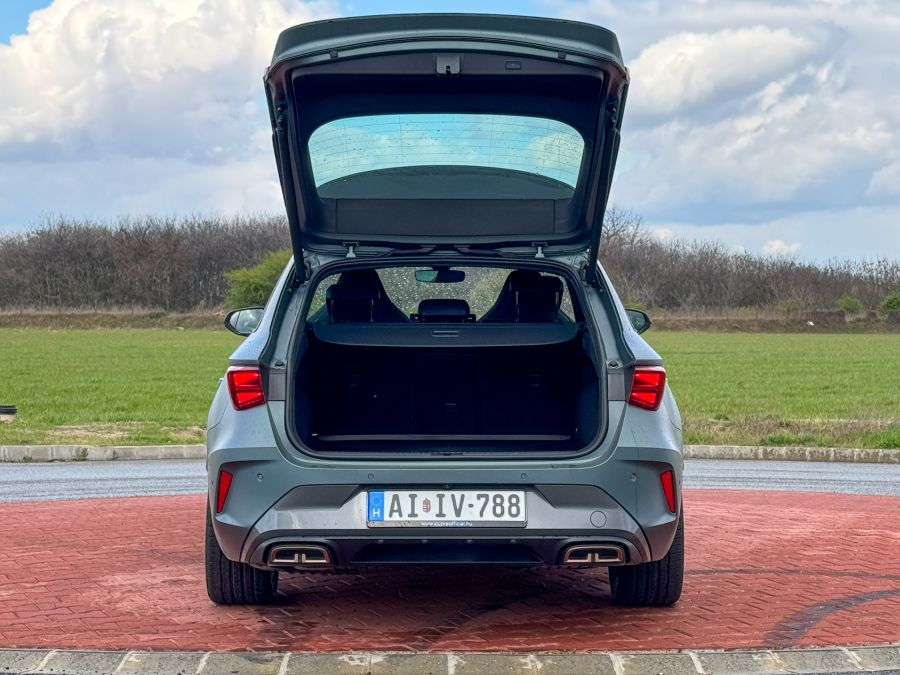 Sportos Dinamika Fenntartható Megoldásokkal - Cupra Leon Kombi VZ 1.5 TSI DSG pHEV - Mobility -  - Cupra, cupra leon, cupra leon kombi vz, cupra leon phev, cupra leon phev teszt, 