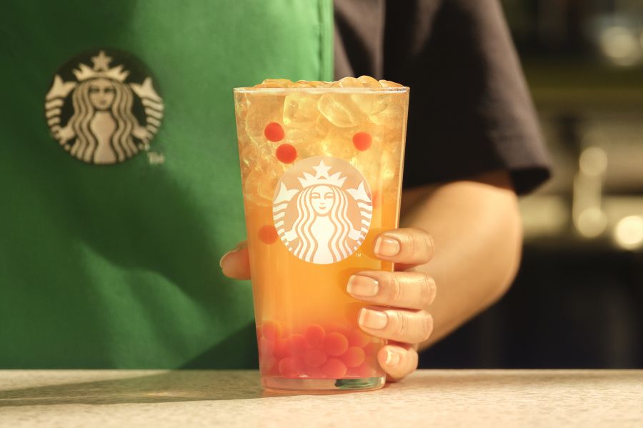 Habos desszertkávékkal, pukkanó gyöngyös frissítőkkel és pezsgő eszpresszókkal kezdődik a sellőmesébe illő nyár - STYLENEWS -  - bubble tea, Cream Cold Foam italok, italok gyönggyel, starbucks, starbucks italok, 