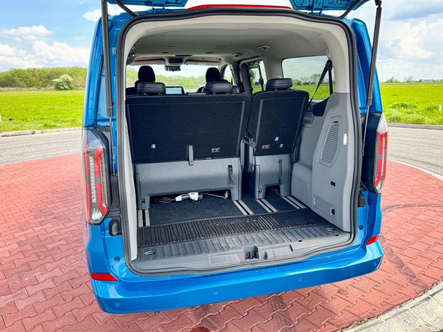 Amikor igazán nagyban utazol! – Ford Tourneo Custom BEV - Mobility -  - ford, ford tourneo, ford tourneo custom, ford tourneo custom electric, 