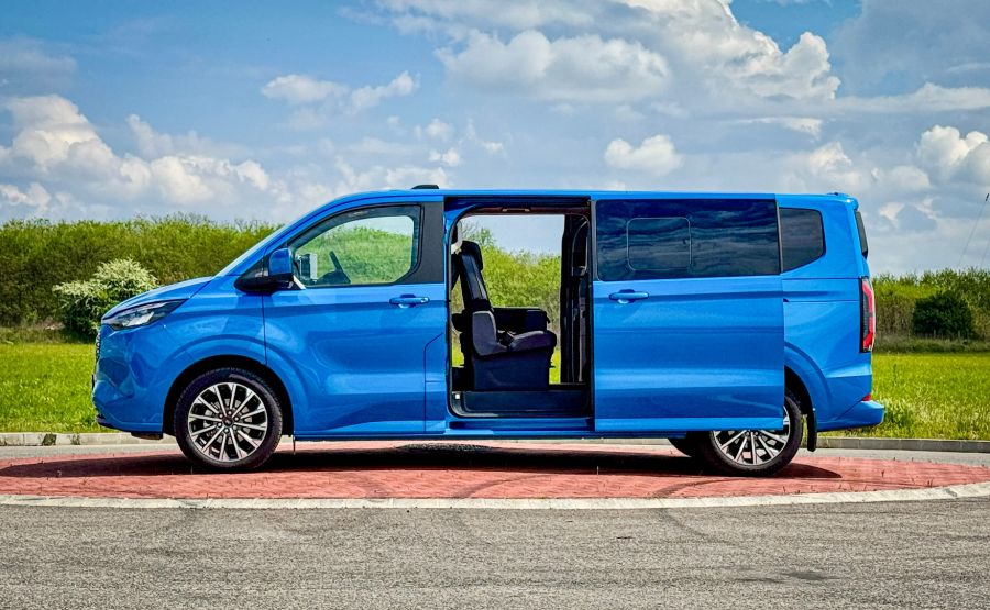 Amikor igazán nagyban utazol! – Ford Tourneo Custom BEV - Mobility -  - ford, ford tourneo, ford tourneo custom, ford tourneo custom electric, 