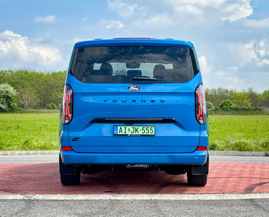 Amikor igazán nagyban utazol! – Ford Tourneo Custom BEV - Mobility -  - ford, ford tourneo, ford tourneo custom, ford tourneo custom electric, 