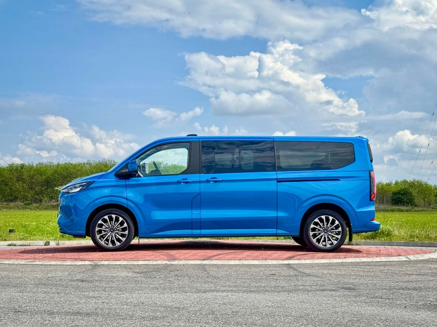 Amikor igazán nagyban utazol! – Ford Tourneo Custom BEV - Mobility -  - ford, ford tourneo, ford tourneo custom, ford tourneo custom electric, 