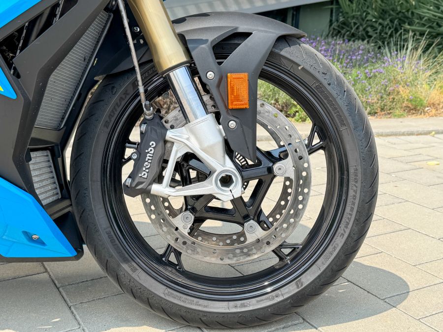 Az első lépcsőfok is magas az 1000-es BMW-k világában: 2025-ös BMW S1000R - Mobility -  - BMW, BMW-S1000R, S1000R, 