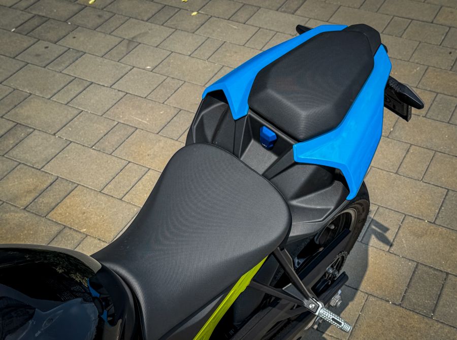 Az első lépcsőfok is magas az 1000-es BMW-k világában: 2025-ös BMW S1000R - Mobility -  - BMW, BMW-S1000R, S1000R, 