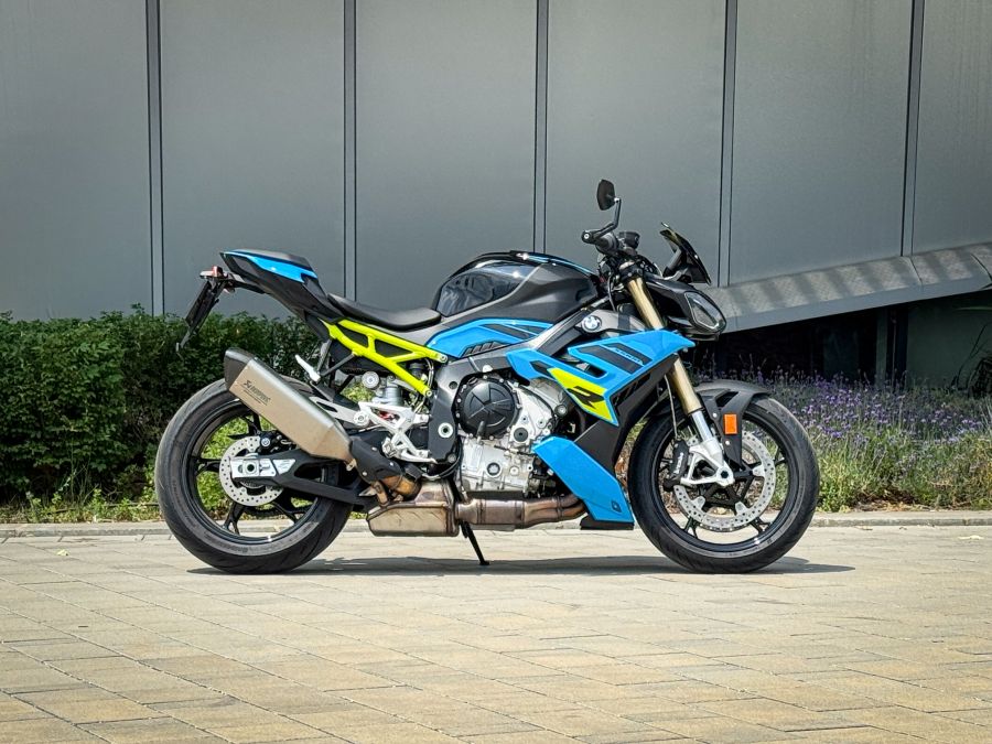 Az első lépcsőfok is magas az 1000-es BMW-k világában: 2025-ös BMW S1000R - Mobility -  - BMW, BMW-S1000R, S1000R, 