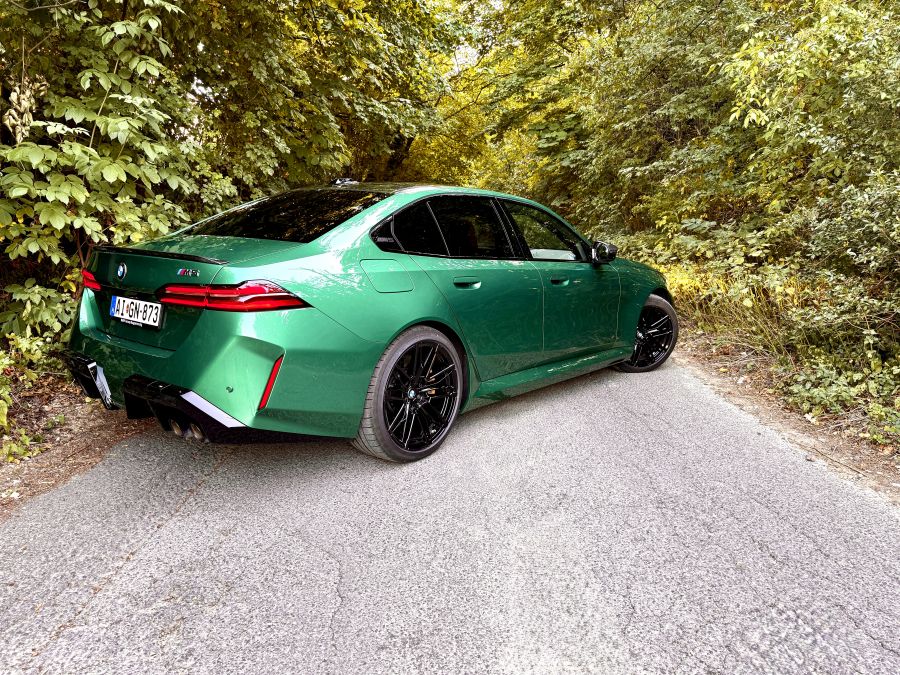 Szinte tökéletes, mégis M, mint megosztó – BMW M5 - STYLENEWS - Mobility - 2025 BMW M5 teszt, BMW M5, M5 teszt, 