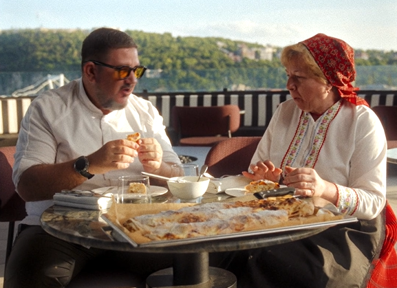 Váratlan páros: Magyar nagymama tanította rétest nyújtani a spanyol sztárséfet - STYLENEWS - Rendezvények - rétes, 