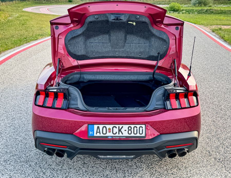 Mézédes áfonyás keménycukor – Ford Mustang GT Performance Convertible teszt - Mobility -  - ford, ford mustang, ford mustang cabrio, ford mustang convertible, ford mustang gt convertible teszt, mustang, mustang cabrio, 