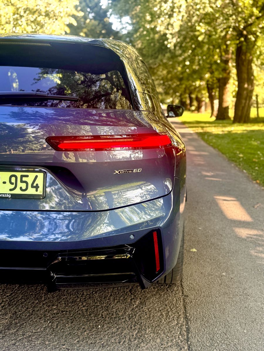 A csend hangja - BMW iX xDrive60 - STYLENEWS - Mobility - 2025 BMW iX xDrive60 teszt, BMW iX teszt, BMW iX60 teszt, 