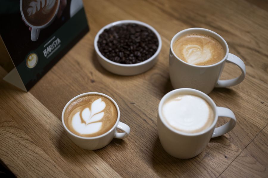 Történelem egy csészében - Hogyan lett a kávé társasági esemény és digitális élmény? - STYLENEWS - Aktuális - coffee, kávé, starbucks, 